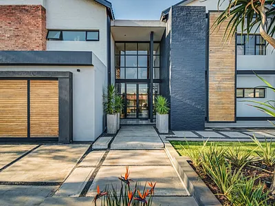 4 Bedroom House For Sale in Benoni - AOi6.webp