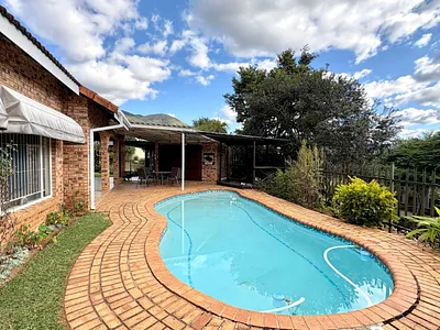 3 Bedroom House For Sale in Barberton - 7UZY.webp