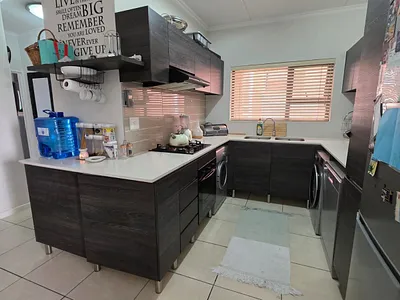 3 Bedroom Townhouse For Sale in Edenvale - kpfB.webp