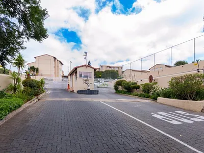 2 Bedroom Apartment For Sale in Germiston - 6aQX.webp