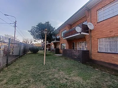 3 Bedroom Apartment For Sale in Germiston - doZP.webp