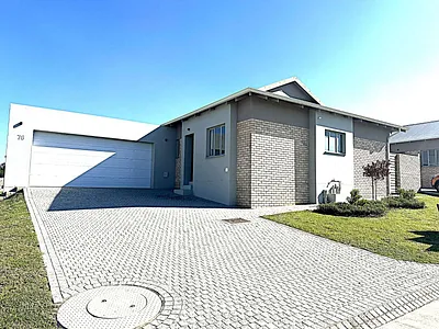 3 Bedroom Townhouse For Sale in George - iPoi.webp