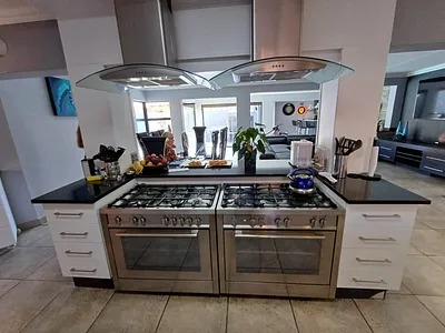 6 Bedroom House For Sale in Kempton Park - 71dN.webp
