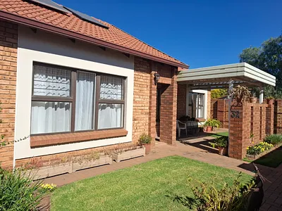 3 Bedroom Townhouse For Sale in Benoni - eU0r.webp