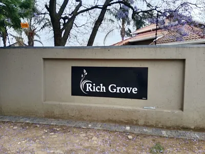 2 Bedroom Townhouse For Sale in Edenvale - RpR7.webp