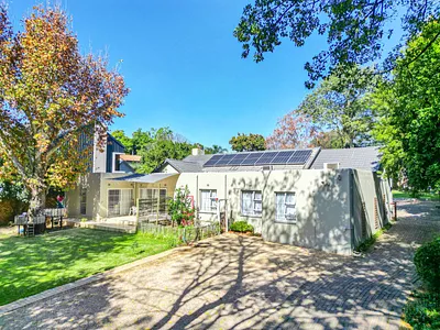 4 Bedroom House For Sale in Sandton - hxbD.webp