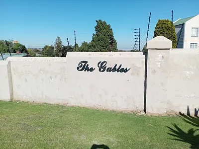 2 Bedroom Apartment For Sale in Roodepoort - x3L6.webp