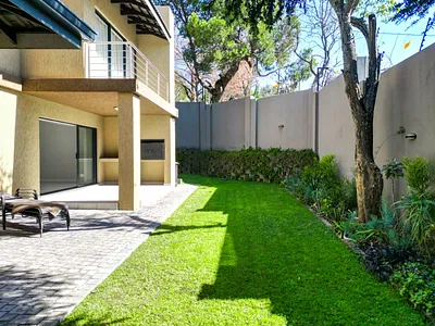 4 Bedroom House For Sale in Sandton - 9y1D.webp