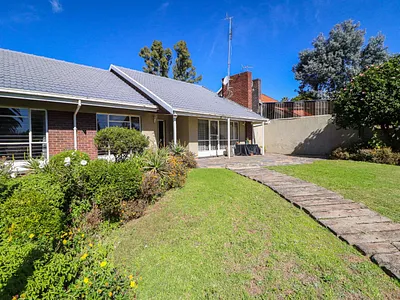 4 Bedroom House For Sale in Johannesburg - Yjbm.webp
