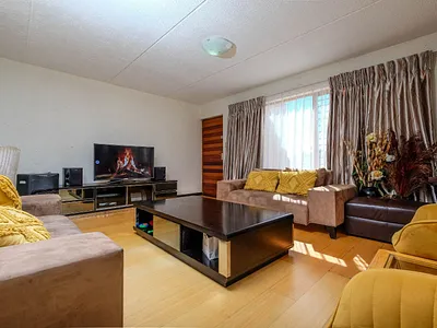 2 Bedroom Apartment For Sale in Sandton - OU6w.webp