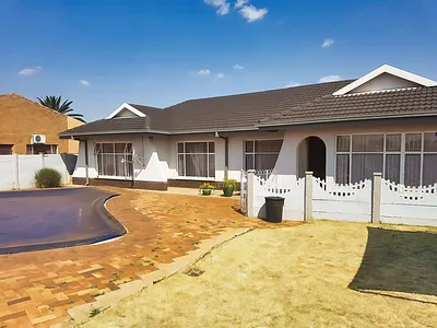 3 Bedroom House For Sale in Stilfontein - NYzN.webp