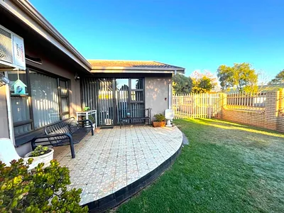 3 Bedroom House For Sale in Carletonville - JqyX.webp