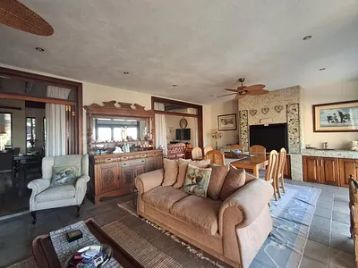 6 Bedroom House For Sale in Sonheuwel, Nelspruit - vfnU.webp