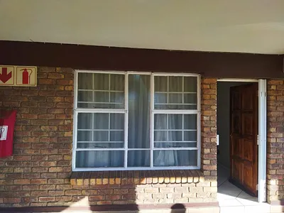 2 Bedroom Townhouse For Sale in Kempton Park - gMmf.webp