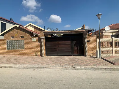 3 Bedroom House For Sale in Polokwane - IU8d.webp