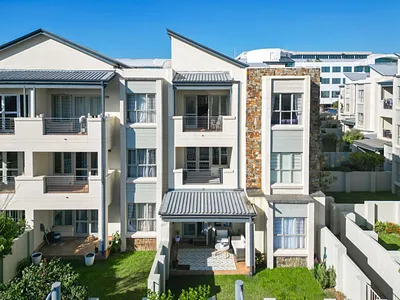 2 Bedroom Apartment For Sale in Johannesburg - IyIj.webp