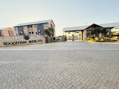 2 Bedroom Townhouse For Sale in Pretoria - pcNd.webp