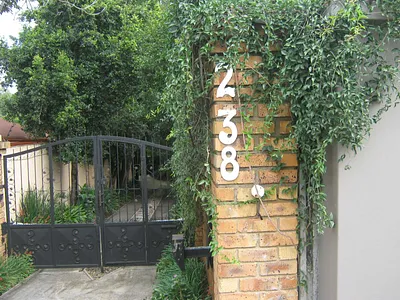 4 Bedroom House For Sale in Randburg - 2RXu.webp