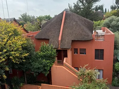 2 Bedroom Apartment For Sale in Sandton - 2n1I.webp