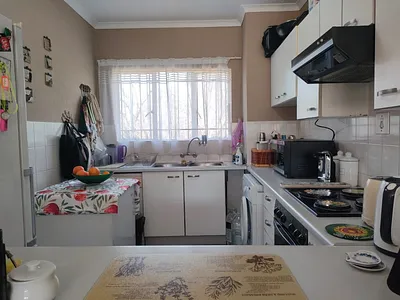 2 Bedroom House For Sale in Edenvale - vtJU.webp