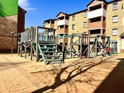 2 Bedroom Apartment For Sale in Centurion - 5Ys8.webp