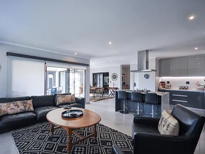 3 Bedroom Apartment For Sale in Pretoria - S83U.webp