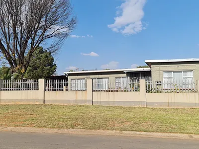 4 Bedroom House For Sale in Heidelberg - WTBj.webp