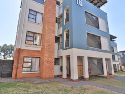 3 Bedroom Apartment For Sale in Edenvale - VmQm.webp