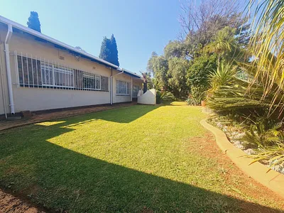 3 Bedroom House For Sale in Kempton Park - 91s3.webp