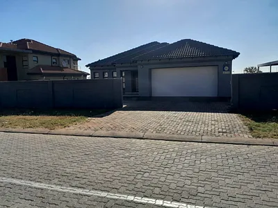 3 Bedroom House For Sale in Polokwane - yiQK.webp