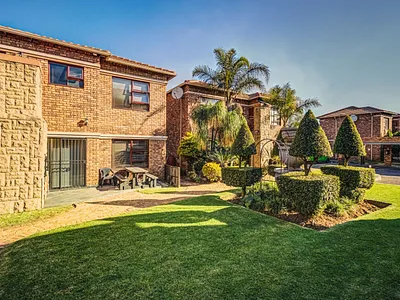 2 Bedroom Townhouse For Sale in Boksburg - rvF2.webp