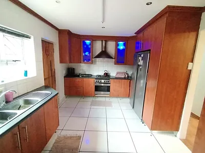 4 Bedroom House For Sale in Port Elizabeth - UuSu.webp