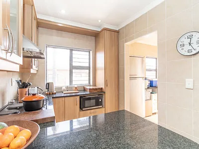 3 Bedroom House For Sale in Roodepoort - yA9e.webp
