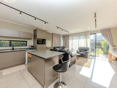 2 Bedroom Townhouse For Sale in Benoni - 9fE5.webp