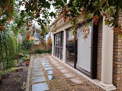 3 Bedroom Townhouse For Sale in Mossel Bay - iFv8.webp