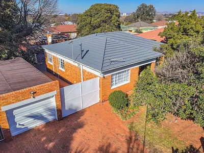 3 Bedroom House For Sale in Germiston - pU4V.webp