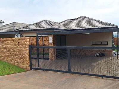 3 Bedroom House For Sale in Lion Pride Lifestyle Estate, Randburg - Raay.webp