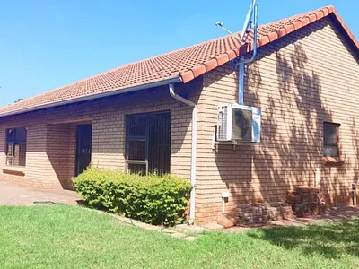 2 Bedroom Townhouse For Sale in Pretoria - h2Lb.webp