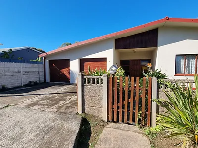 5 Bedroom House For Sale in George - e7nc.webp