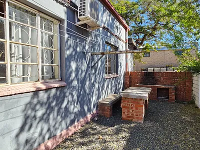 3 Bedroom House For Sale in Kimberley - 9qB7.webp