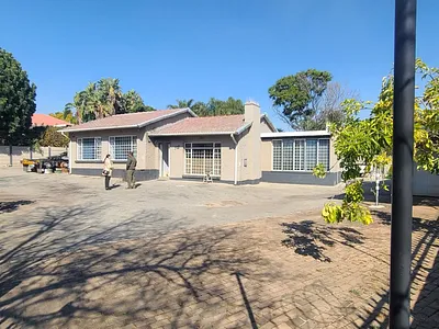 3 Bedroom House For Sale in Edenvale - aUMo.webp