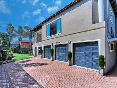 6 Bedroom House For Sale in Randburg - vjjY.webp