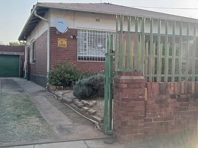3 Bedroom House For Sale in Germiston - ckll.webp