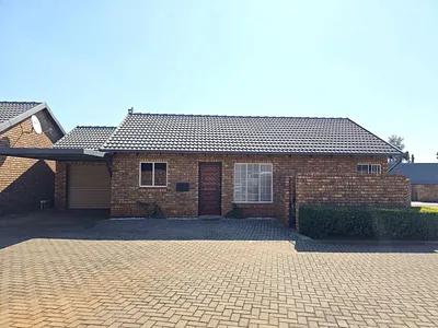 2 Bedroom Townhouse For Sale in Centurion - sAG1.webp