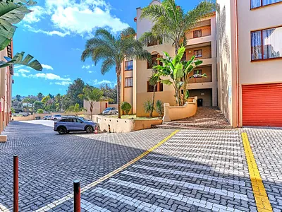 2 Bedroom Apartment For Sale in Roodepoort - Qz6I.webp