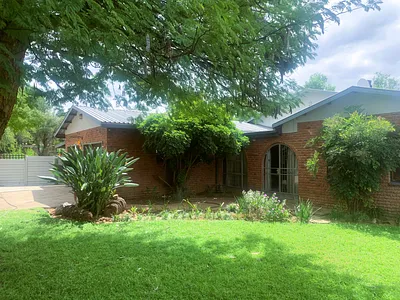 4 Bedroom House For Sale in Modimolle - 1jI8.webp