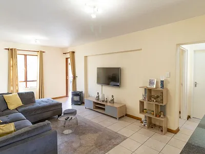 2 Bedroom Apartment For Sale in Sandton - 5un3.webp