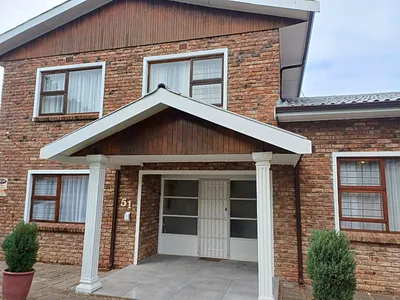 5 Bedroom House For Sale in Hartenbos - 4qsd.webp