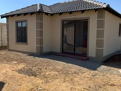 3 Bedroom House For Sale in Benoni - yzOn.webp