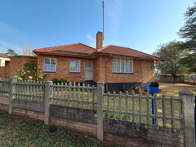 3 Bedroom House For Sale in Stilfontein - ugrr.webp